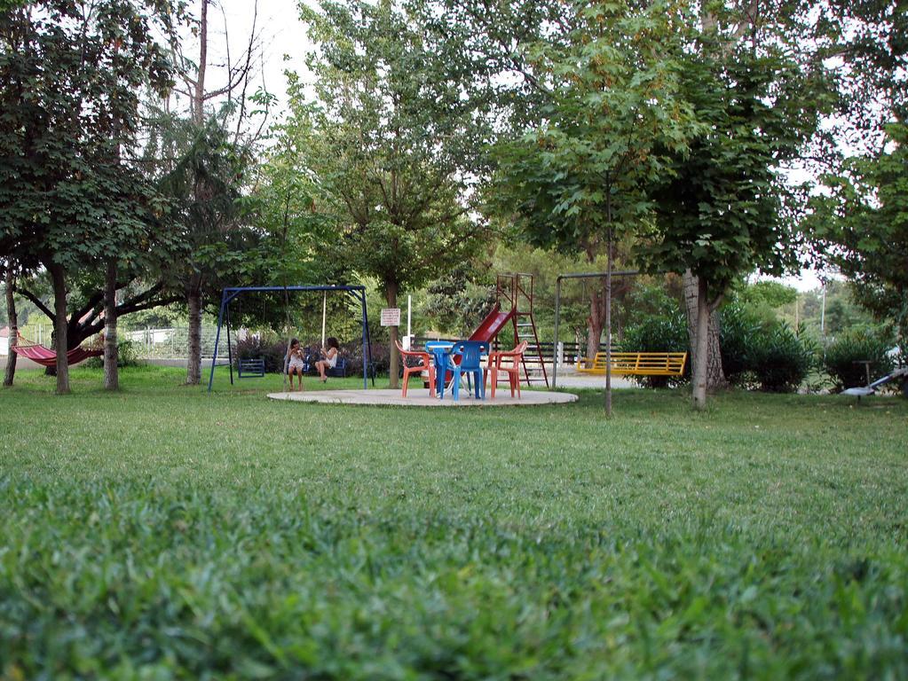 Priona Rooms Paralía Skotínis Exteriör bild