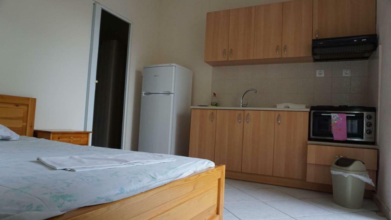 Priona Rooms Paralía Skotínis Exteriör bild